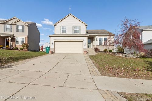 868 Deer Run Lake Rd, Holly, MI, 48442-1570 | Card Image