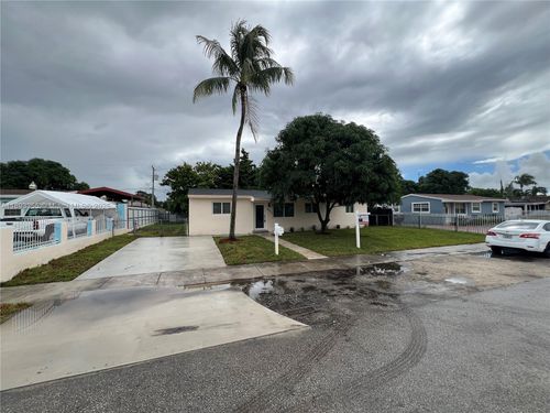 18931 Nw 44th Ave, Miami Gardens, FL, 33055-2619 | Card Image