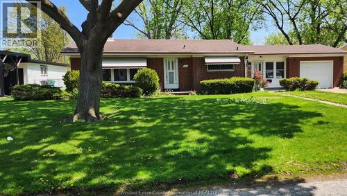 3024 Virginia Park Ave, Windsor, ON, N9E2C2 | Card Image