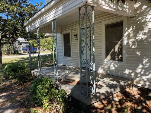 2420 Oakwood Ter, Haltom City, TX, 76117-4634 | Card Image