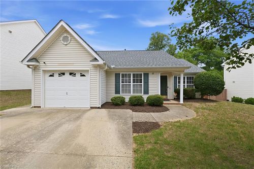7 Bluestem Ct, Greensboro, NC, 27405-8224 | Card Image