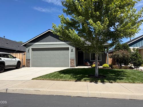 2955 Nw Hemlock Ln, Redmond, OR, 97756-7195 | Card Image
