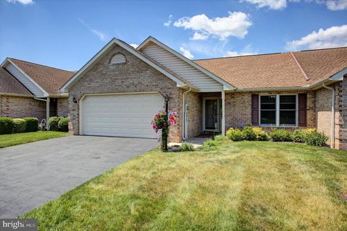 2368 Majestic Ct, Chambersburg, PA, 17202-8093 | Card Image
