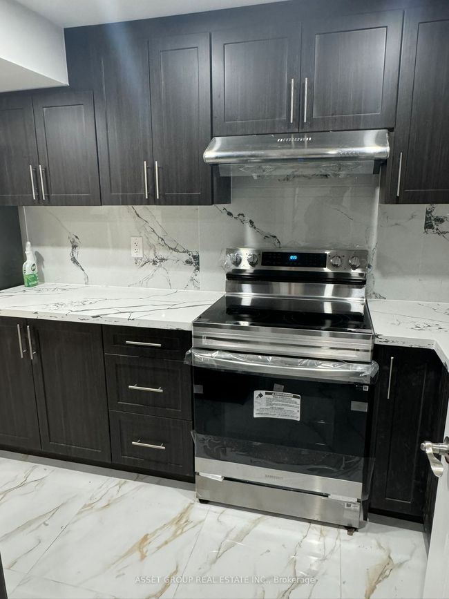 BSMNT - 39 Royal Links Cir, House other with 2 bedrooms, 2 bathrooms and 2 parking in Brampton ON | Image 15