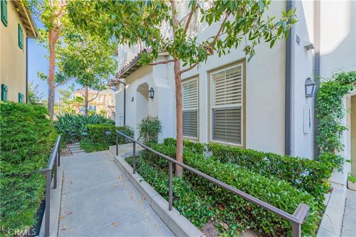 181 Lockford, Irvine, CA, 92602-0956 | Card Image