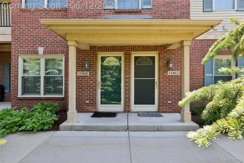 11862 Farmington Rd, Livonia, MI, 48150-1734 | Card Image