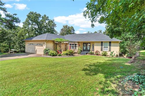 328 Tree Line Cir, Russellville, AR, 72802-8367 | Card Image