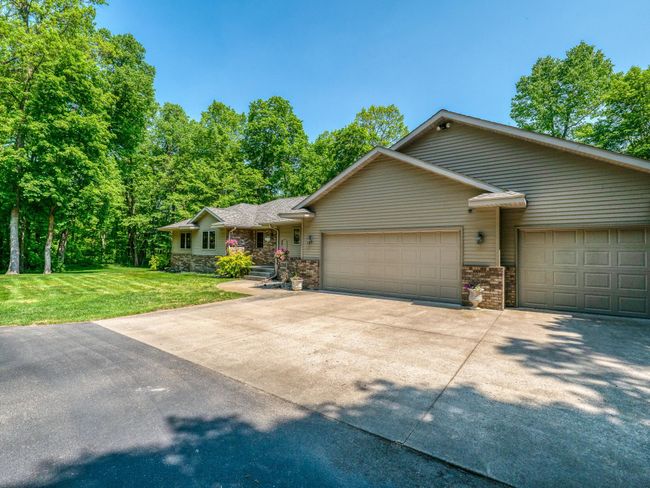 Triple attached garage | Image 60