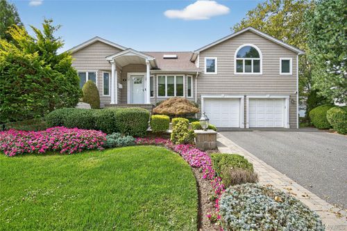 9 Saint Lawrence Pl, Jericho, NY, 11753-1440 | Card Image