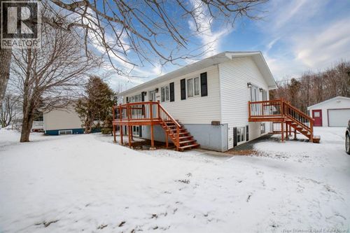 1890 Vallee Lourdes Dr, Bathurst, NB, E2A4R9 | Card Image