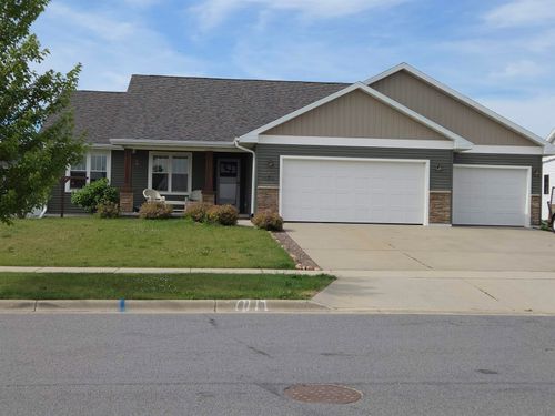 678 Westfield Ave, EVANSVILLE, WI, 53536-9143 | Card Image
