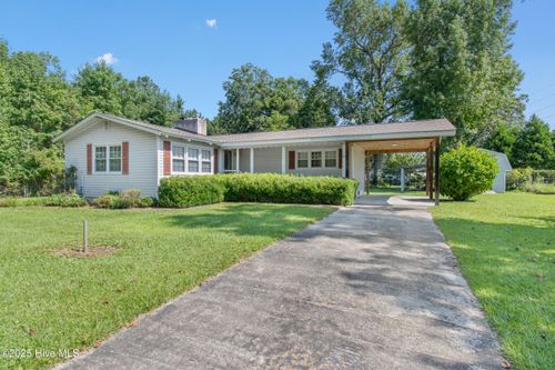 40 Knox St, Bolivia, NC, 28422-8658 | Card Image