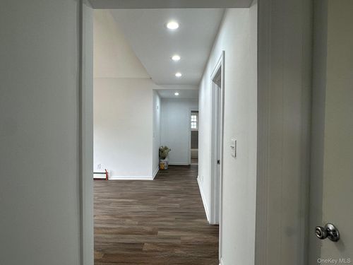 959 Montauk Hwy, Oakdale, NY, 11769-1733 | Card Image