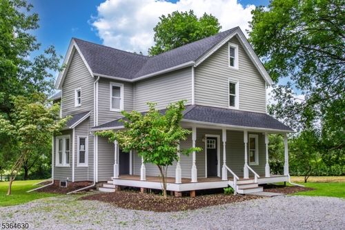 2 New Mashipacong Rd, Montague, NJ, 07827-3231 | Card Image