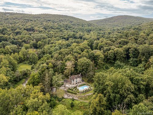 32 Tamarack Dr, East Fishkill, NY, 12533-6429 | Card Image