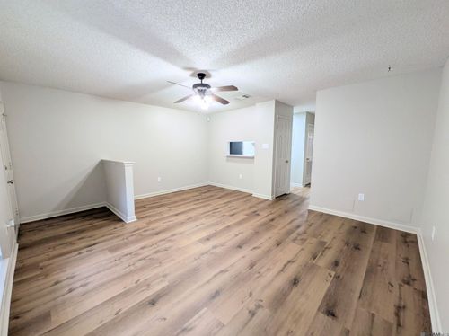 j2-5233 Butter Creek Ln, Baton Rouge, LA, 70809-3652 | Card Image