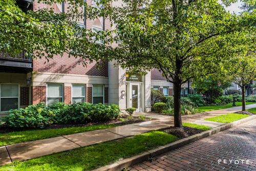 502-1225 Orleans St, Chicago, IL, 60610-7555 | Card Image