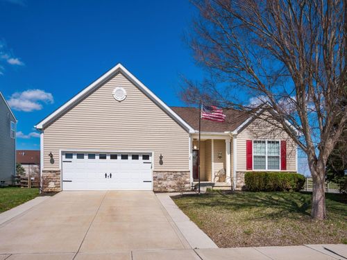 151 Chestnut Estates Dr, Commercial Point, OH, 43116-9746 | Card Image