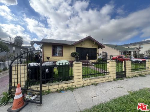 142 W 85th St, Los Angeles, CA, 90003-3331 | Card Image