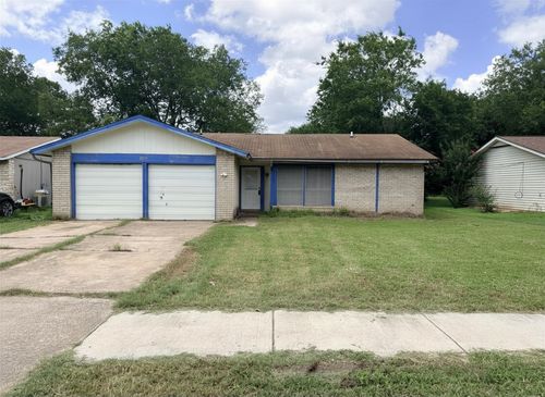 2512 E Stassney Ln, Austin, TX, 78744-3637 | Card Image