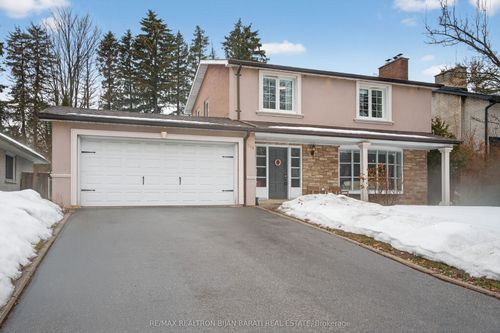 215 Grandview Ave, Thornhill, ON, L3T1J3 | Card Image