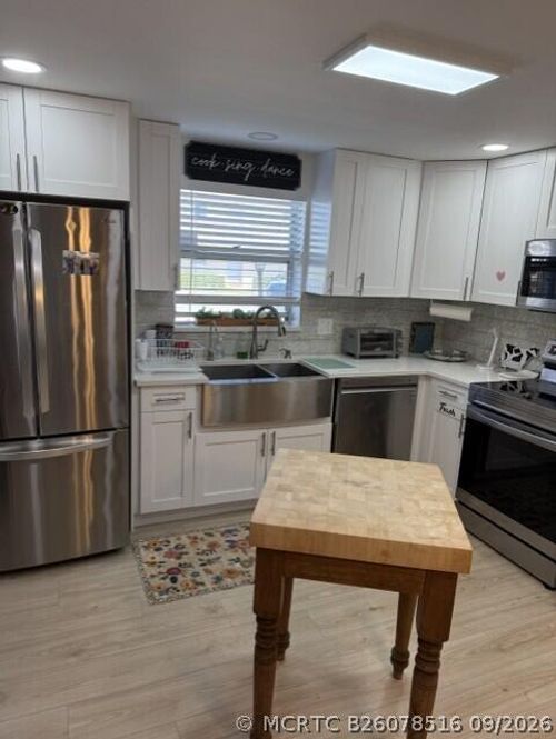 105 Oxford 600, West Palm Beach, FL, 33417-1419 | Card Image