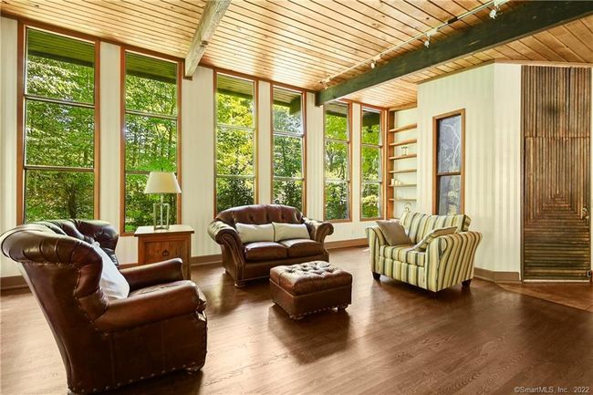 Living Room | Image 10
