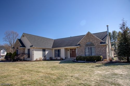 6 Clydesdale Ridge Rd, Sussex, NJ, 07461-2856 | Card Image