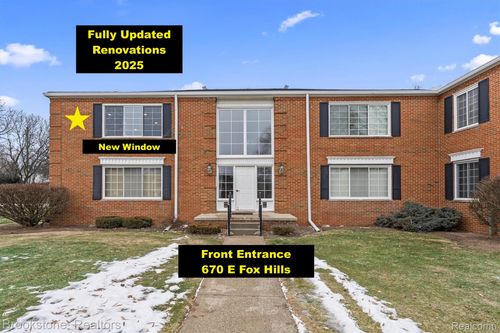 670 E Fox Hills Dr, Bloomfield Hills, MI, 48304-1359 | Card Image