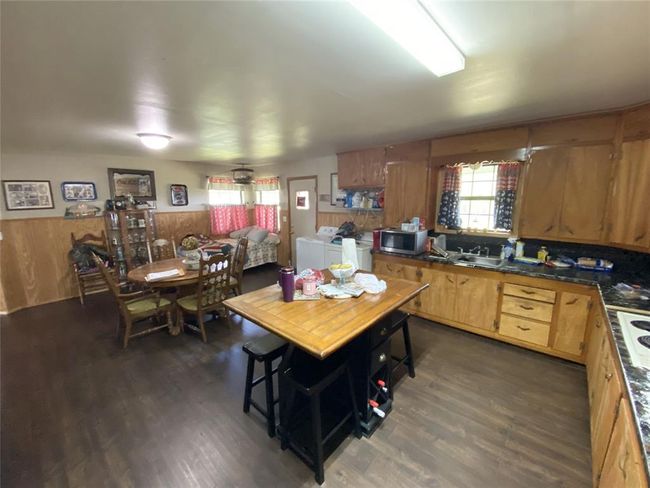 864 Highway 101, House other with 2 bedrooms, 1 bathrooms and null parking in Sunset TX | Image 8