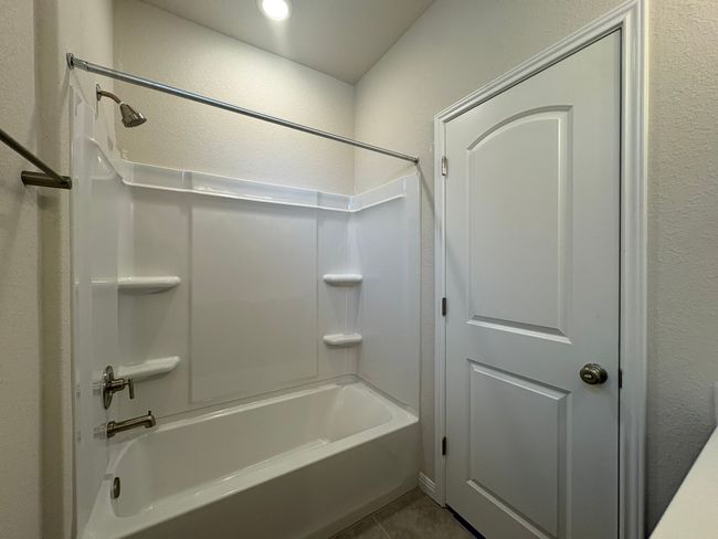 117 Prairie Falls Dr, House other with 5 bedrooms, 4 bathrooms and 3 parking in Hutto TX | Image 5