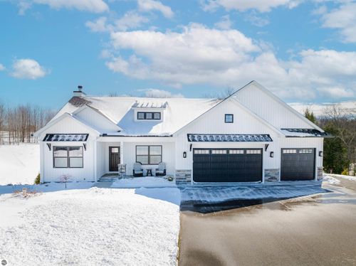 3535 Foxpoint Ct, Traverse City, MI, 49685-7478 | Card Image