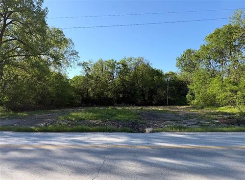 602 N Main St, Windsor, MO, 65360-1404 | Card Image