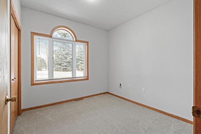 1118 Crystal Pl W, Townhouse with 2 bedrooms, 2 bathrooms and null parking in Chaska MN | Image 19
