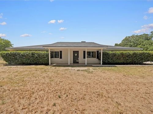 521 Wood St, Axtell, TX, 76624-1651 | Card Image