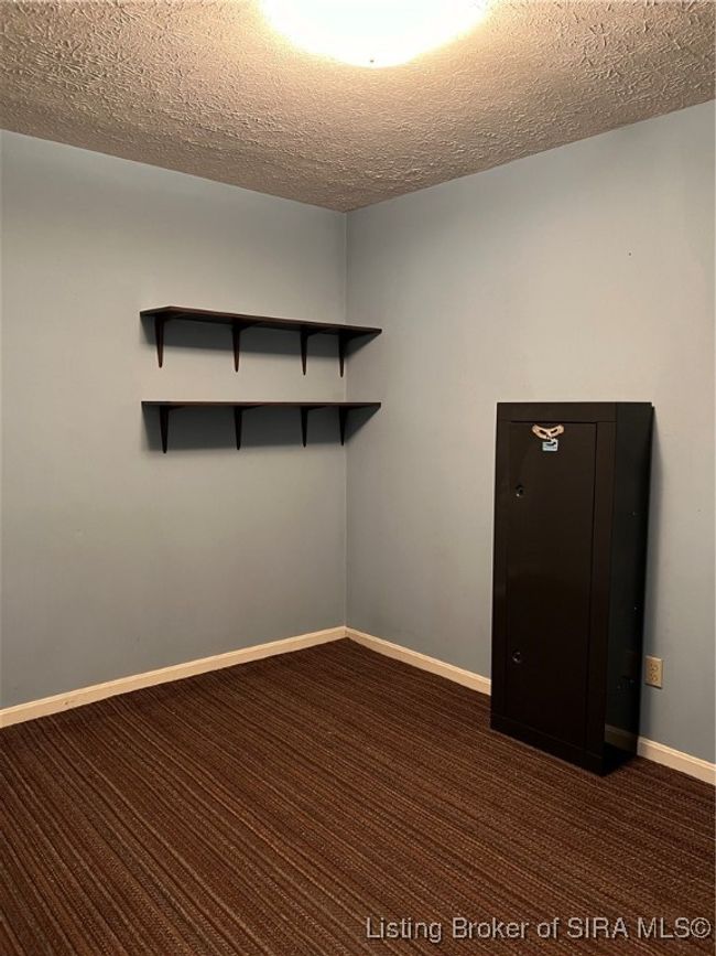 Large walk in off Rec or home office | Image 10