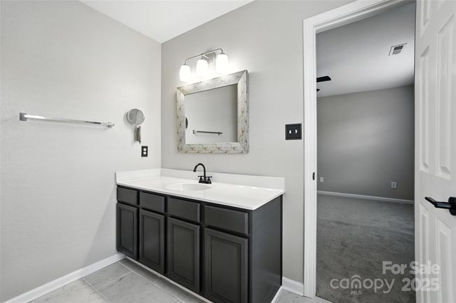 Secondary Bathroom | Image 29