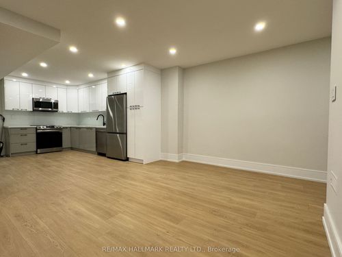 main-116 Bellevue Ave, Toronto, ON, M5T2N9 | Card Image