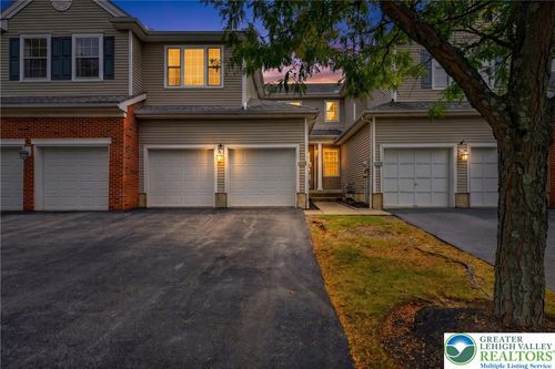 4236 Creek Rd, ALLENTOWN, PA, 18104-3388 | Card Image