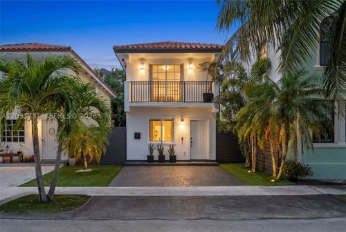 2752 Sw 11th St, Miami, FL, 33135-4702 | Card Image