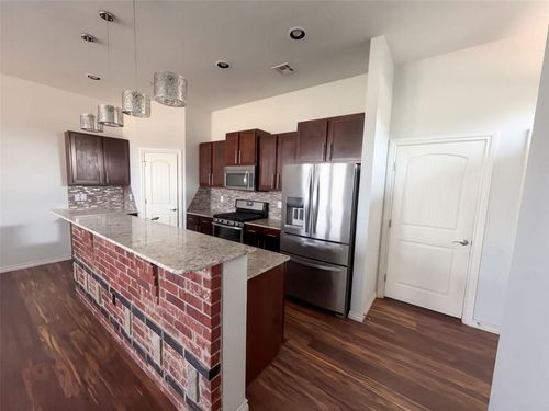 549 S Fretz Ave, Edmond, OK, 73003-5525 | Card Image