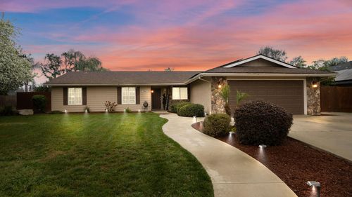 3441 W Sunnyside Ave, Visalia, CA, 93277-7133 | Card Image