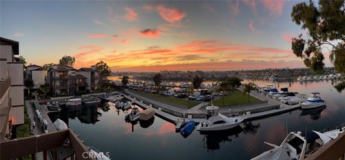 key19-5327 Marina Pacifica Dr N, Long Beach, CA, 90803-7012 | Card Image