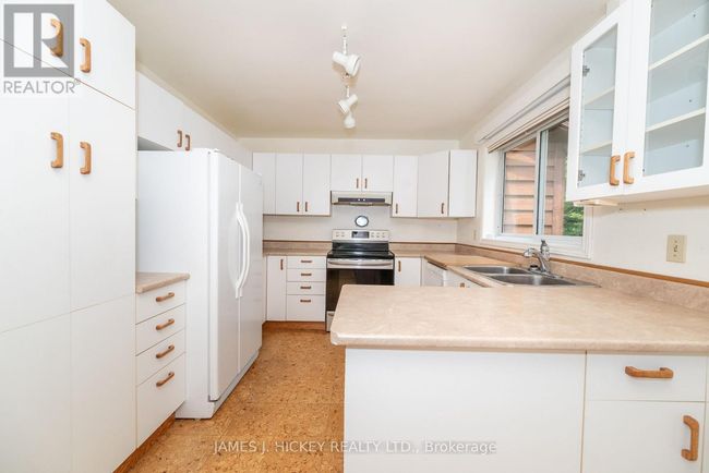 11 Banting Dr, House other with 4 bedrooms, 2 bathrooms and 5 parking in Deep River ON | Image 12
