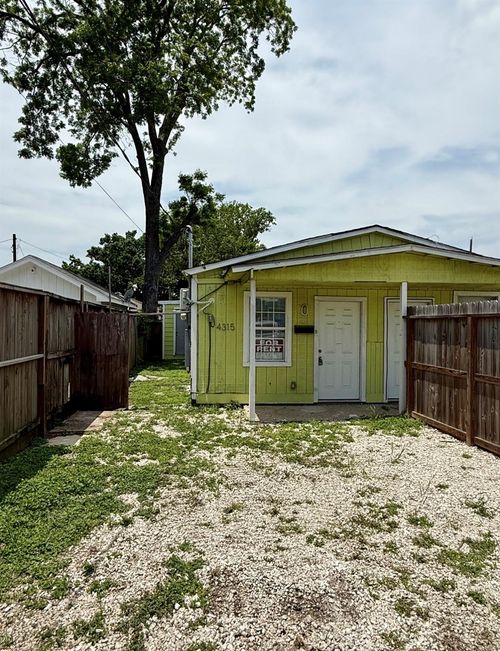 4315 Chapman St, Houston, TX, 77009-4139 | Card Image