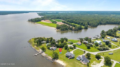 1016 Paradise Dr, Havelock, NC, 28532-8883 | Card Image