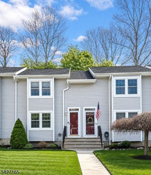 70 Village Dr, Hamburg, NJ, 07419-1134 | Card Image