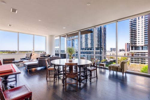 apt-707-2200 Victory Ave, Dallas, TX, 75219-7677 | Card Image