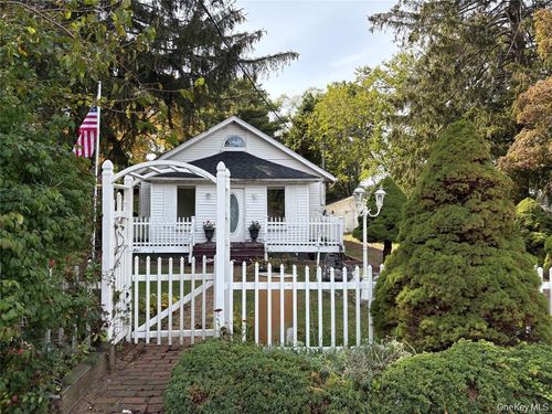 2408 Pine Ave, Ronkonkoma, NY, 11779-6032 | Card Image