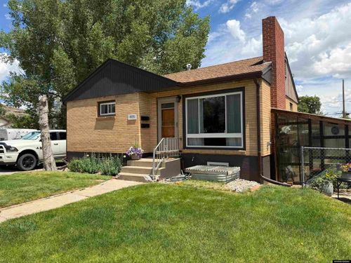 915 8th Street, Rawlins, WY, 82301 | Card Image